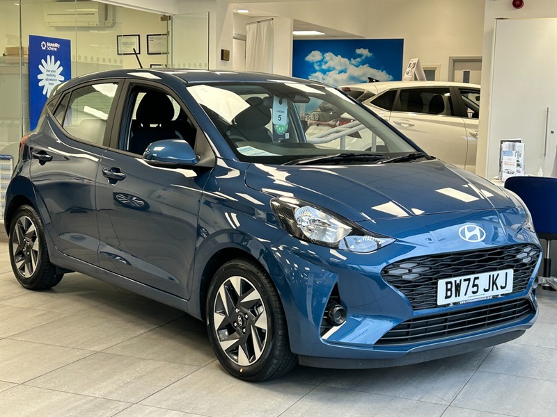 HYUNDAI i10